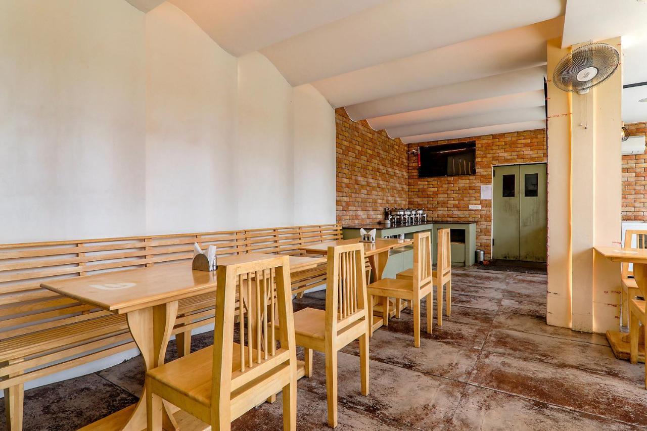 Отель Townhouse Geetraj Near Shalimar Gateway Лакхнау Экстерьер фото