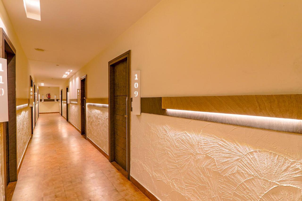 Отель Townhouse Geetraj Near Shalimar Gateway Лакхнау Экстерьер фото
