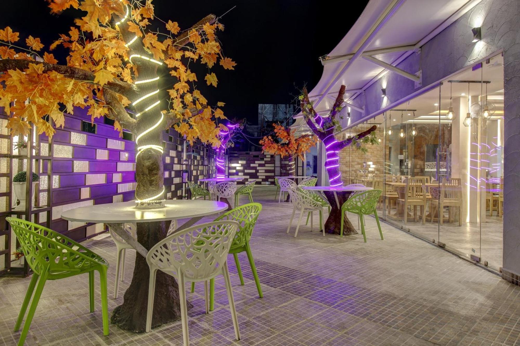 Отель Townhouse Geetraj Near Shalimar Gateway Лакхнау Экстерьер фото